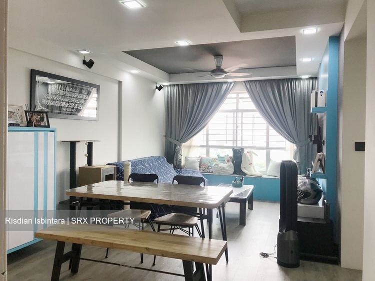 Woodlands Crescent thumbnail photo